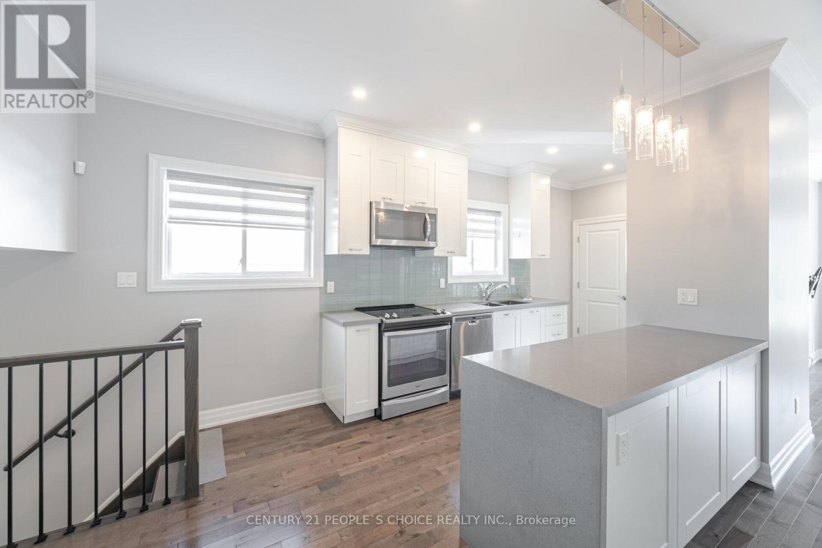 2951 Salerno Crescent, Mississauga, Ontario  L5N 1T3 - Photo 10 - W12133632