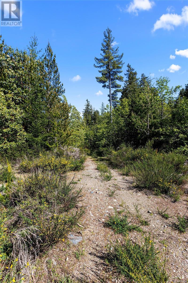 4229 Goldstream Heights Dr, Malahat, British Columbia  V8H 2J1 - Photo 35 - 999484