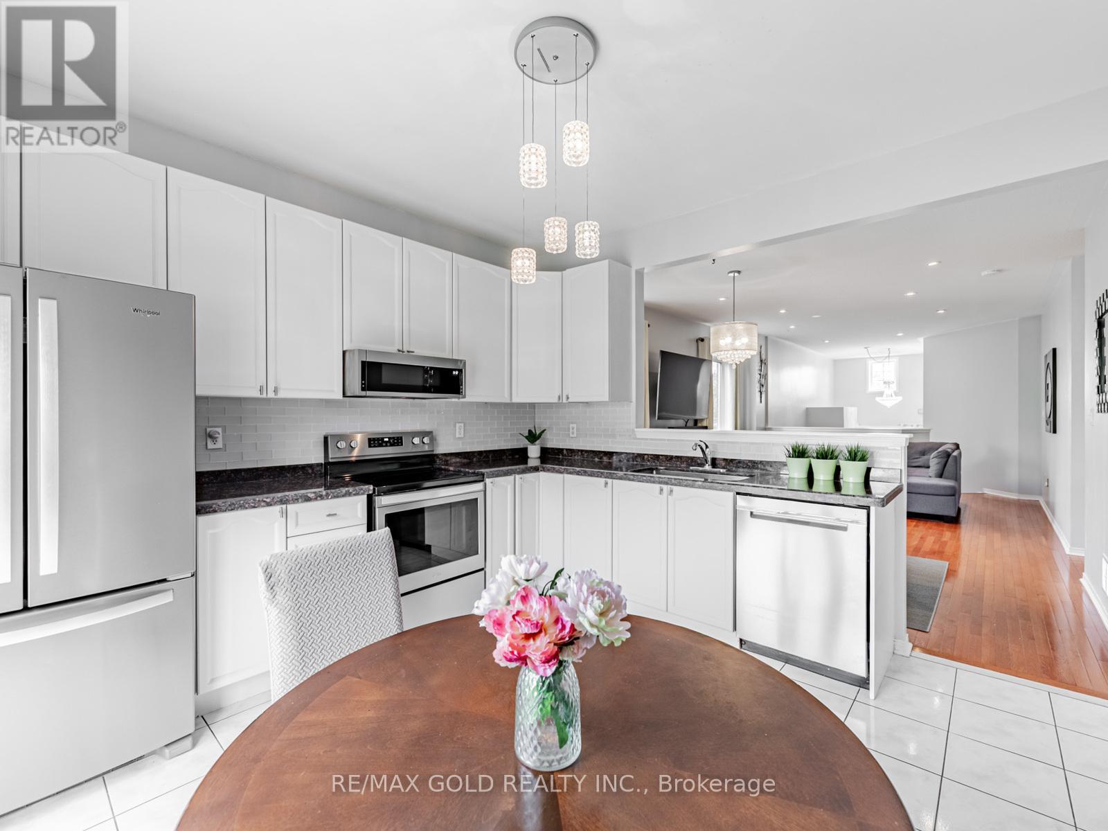 34 Sundridge Street, Brampton (Snelgrove), Ontario  L7A 2J9 - Photo 10 - W12171300