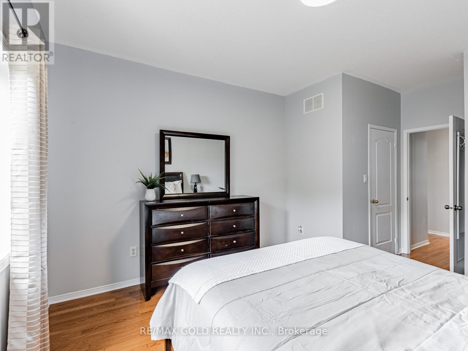 34 Sundridge Street, Brampton (Snelgrove), Ontario  L7A 2J9 - Photo 14 - W12171300