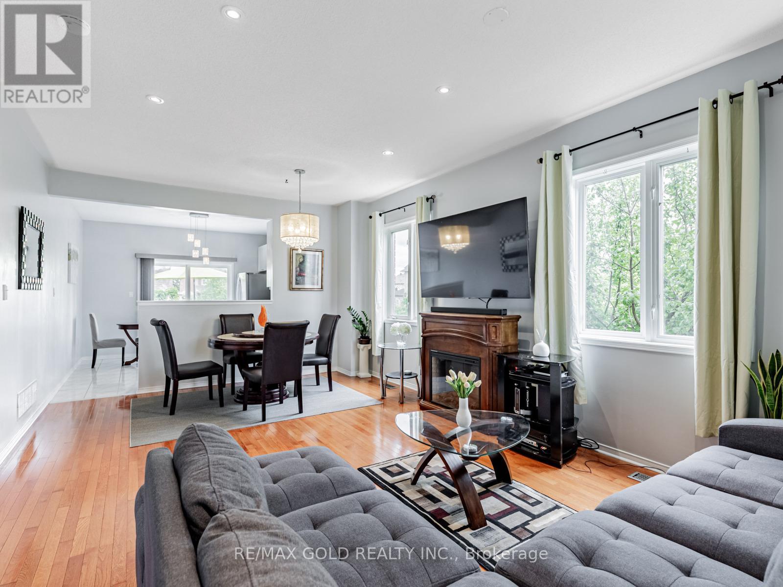 34 Sundridge Street, Brampton, Ontario  L7A 2J9 - Photo 7 - W12171300