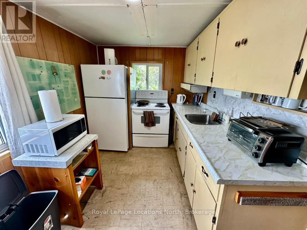 62 Miller Lake Shore Road, Northern Bruce Peninsula, Ontario  N0H 1Z0 - Photo 22 - X12168402
