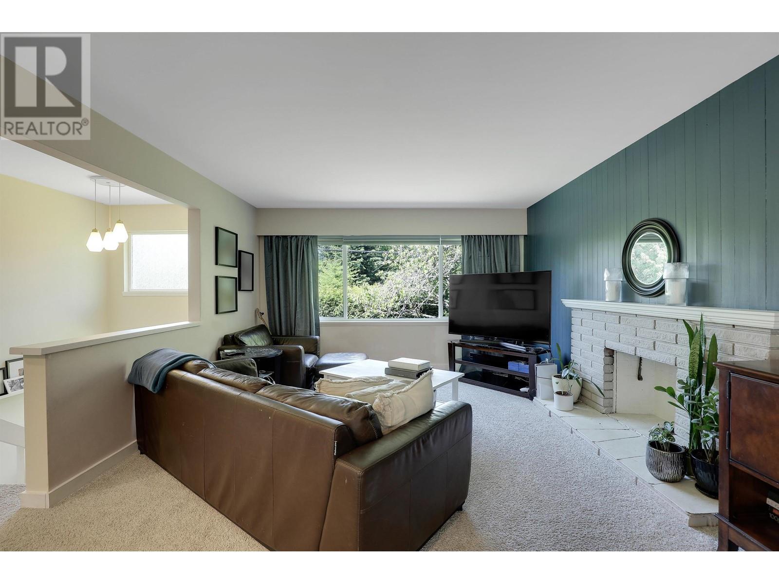 Property at 1110 53A STREET image 2