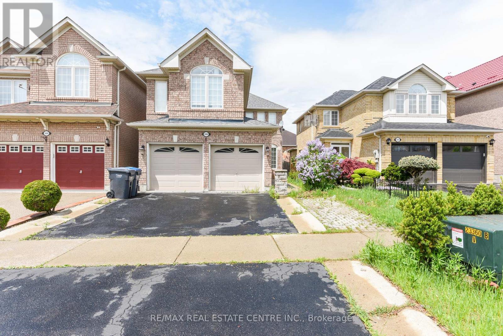 5989 Sidmouth Street, Mississauga, Ontario  L5V 2Z5 - Photo 1 - W12156506
