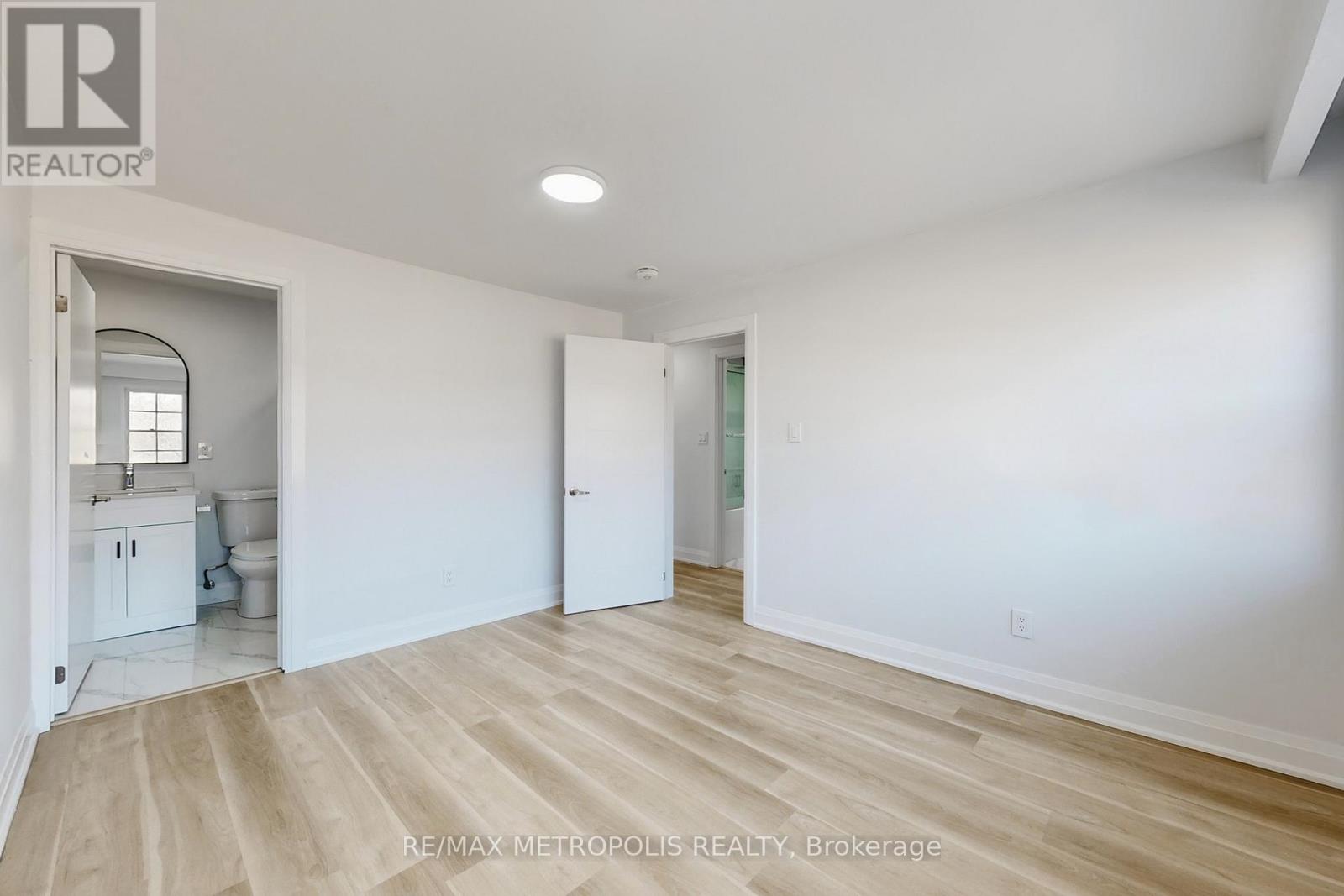 #2 Upper - 85 Primula Crescent, Toronto, Ontario  M9L 1J9 - Photo 16 - W12171523