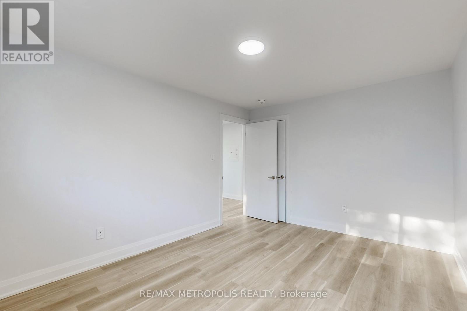 #2 Upper - 85 Primula Crescent, Toronto (Humber Summit), Ontario  M9L 1J9 - Photo 8 - W12171523