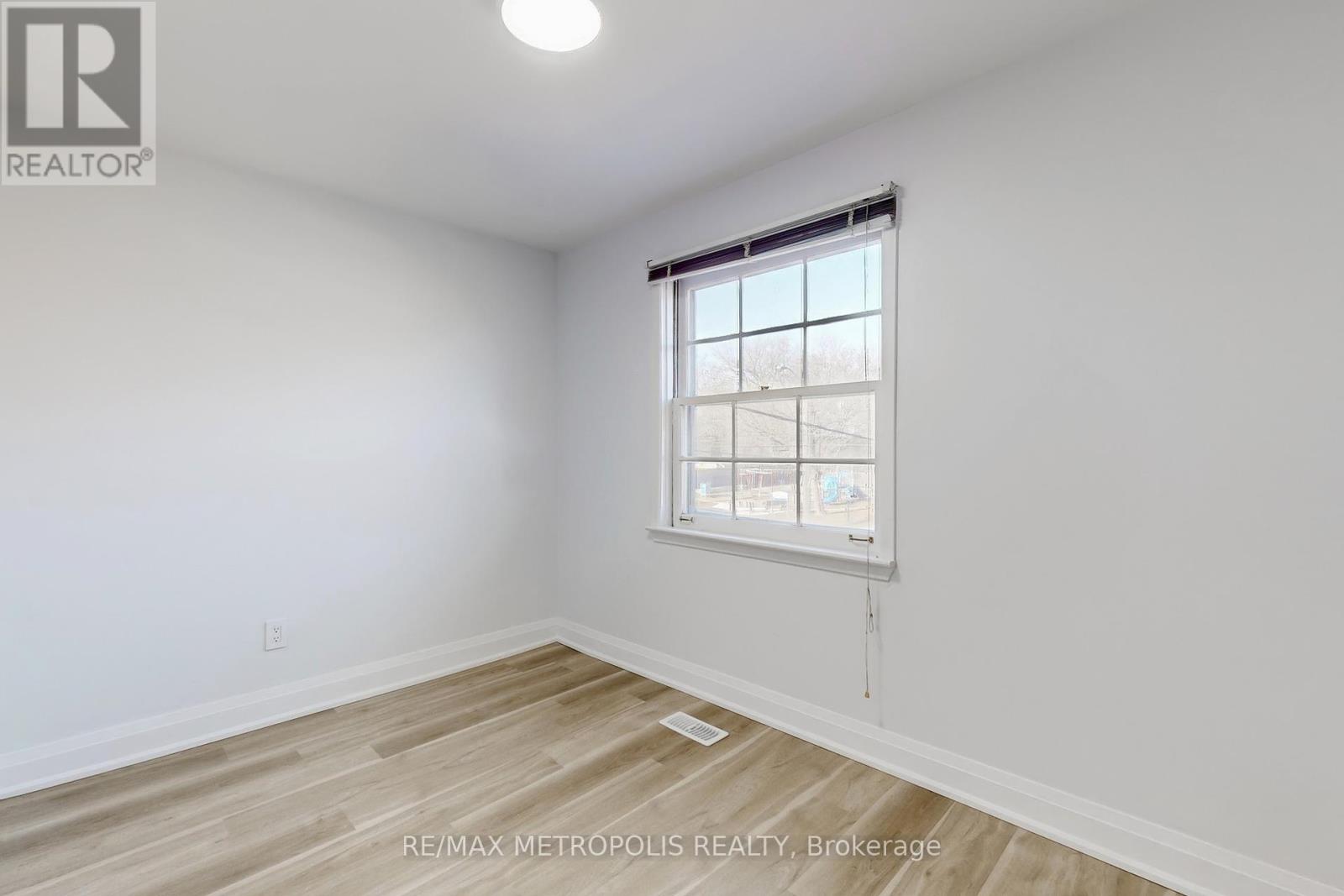 #2 Upper - 85 Primula Crescent, Toronto, Ontario  M9L 1J9 - Photo 13 - W12171523