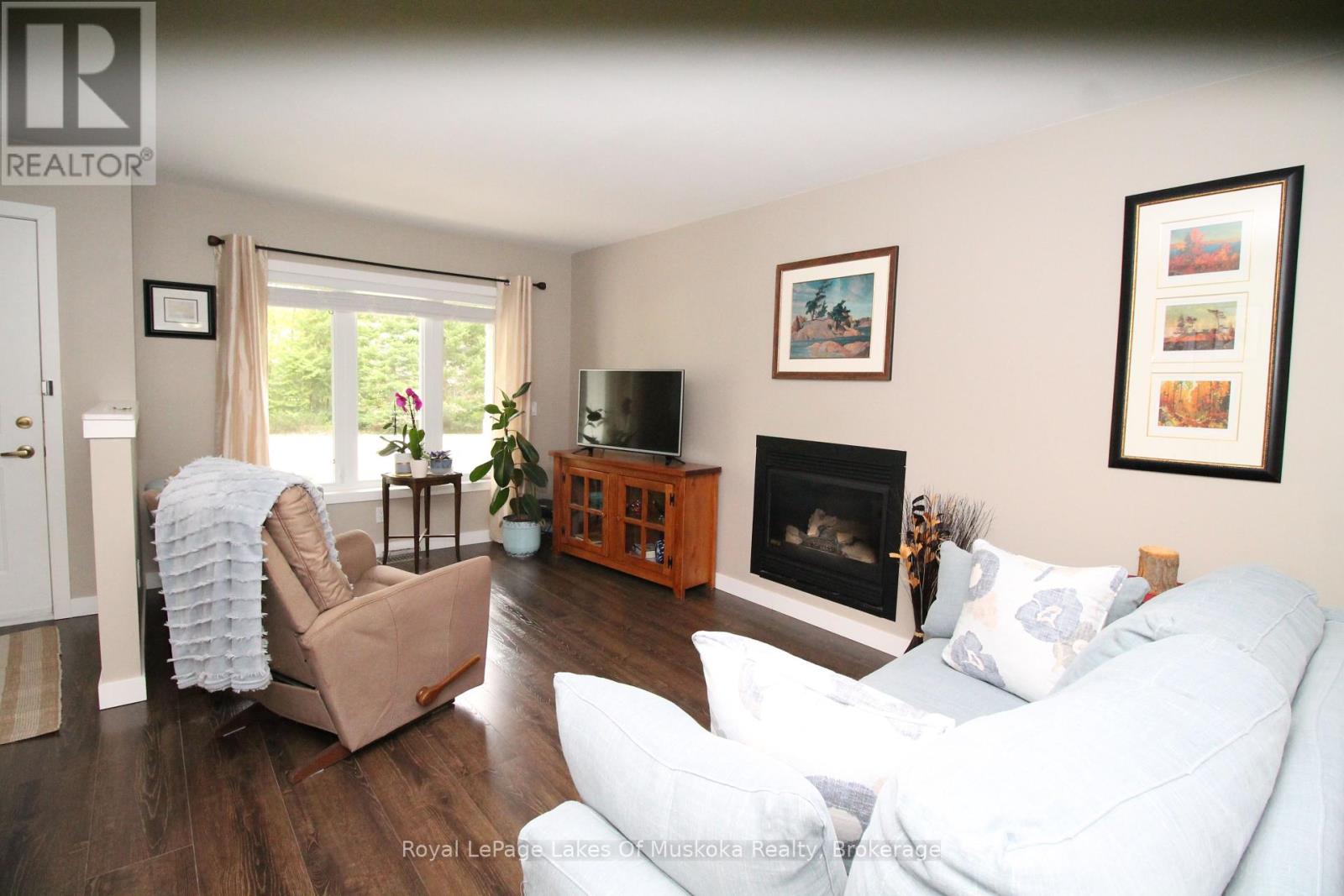 30 Hedgewood Lane, Gravenhurst, Ontario  P1P 1Y8 - Photo 6 - X12154306