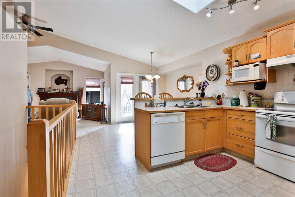 Property at 186 Fairmont Boulevard S image 4