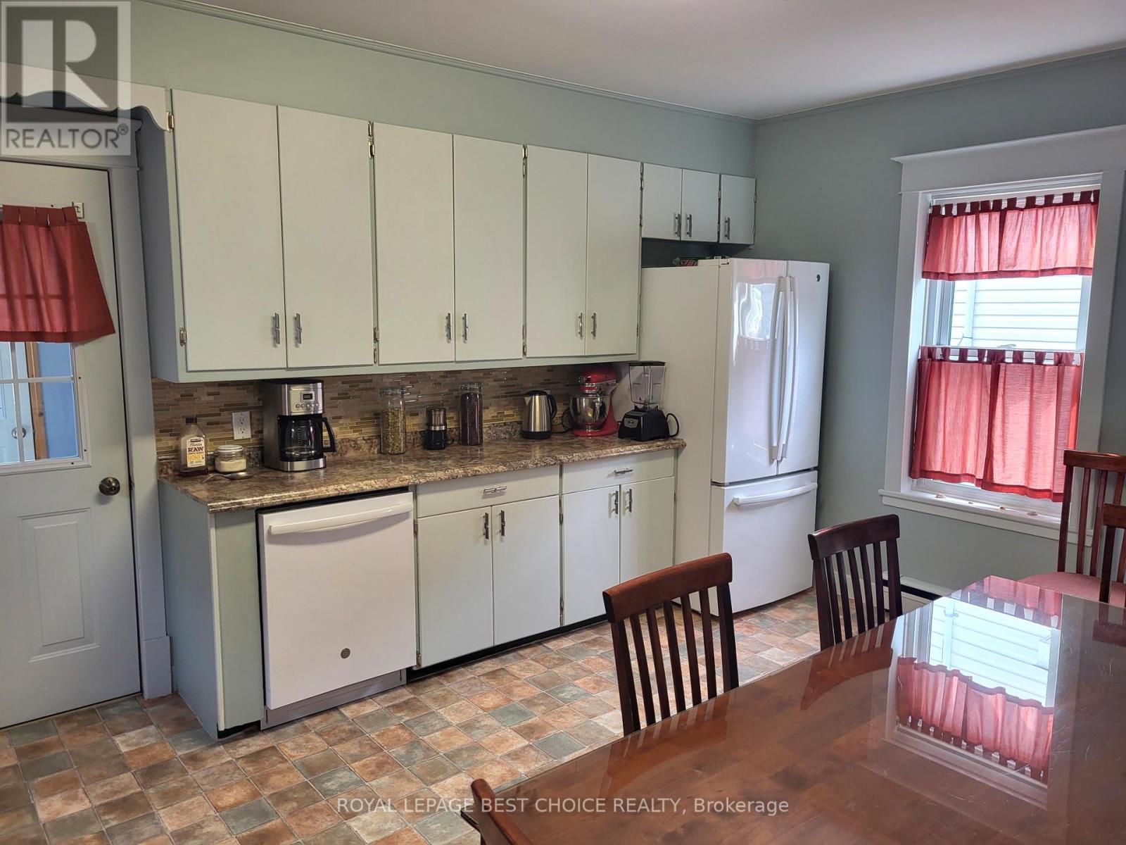 26 Aberdeen Street N, Chapleau, Ontario  P0M 1K0 - Photo 13 - X12171987