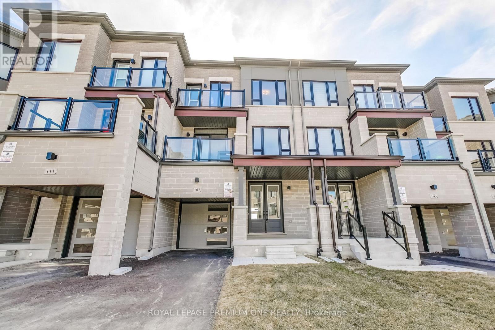 107 TENNANT CIRCLE, Vaughan, Ontario