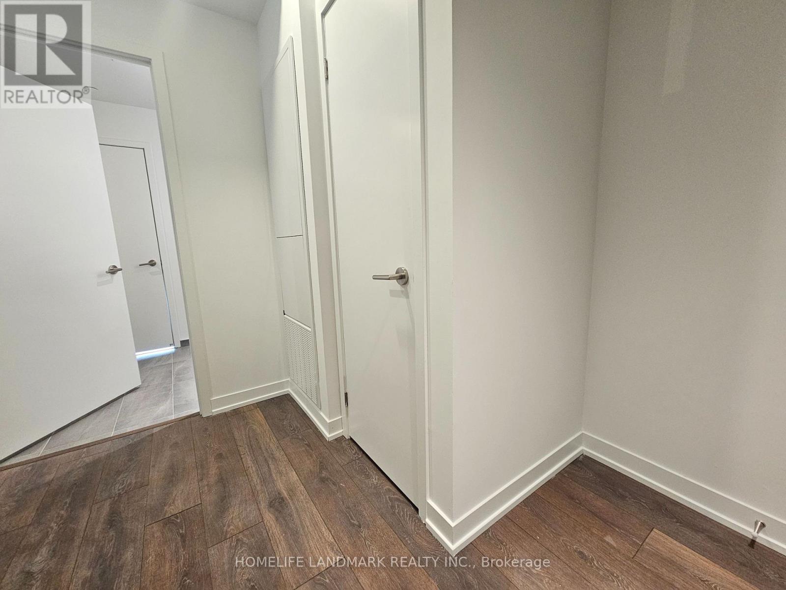 1707 - 39 Mary Street, Barrie (City Centre), Ontario  L4N 1S9 - Photo 3 - S12043931