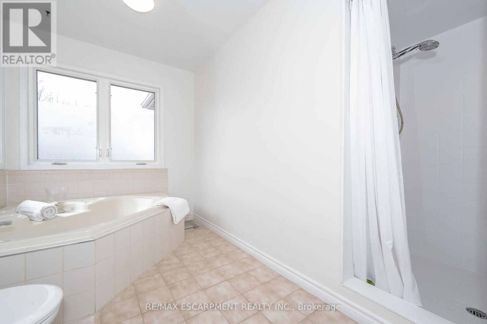 2485 Newport Street, Burlington, Ontario  L7M 3X7 - Photo 34 - W12102617