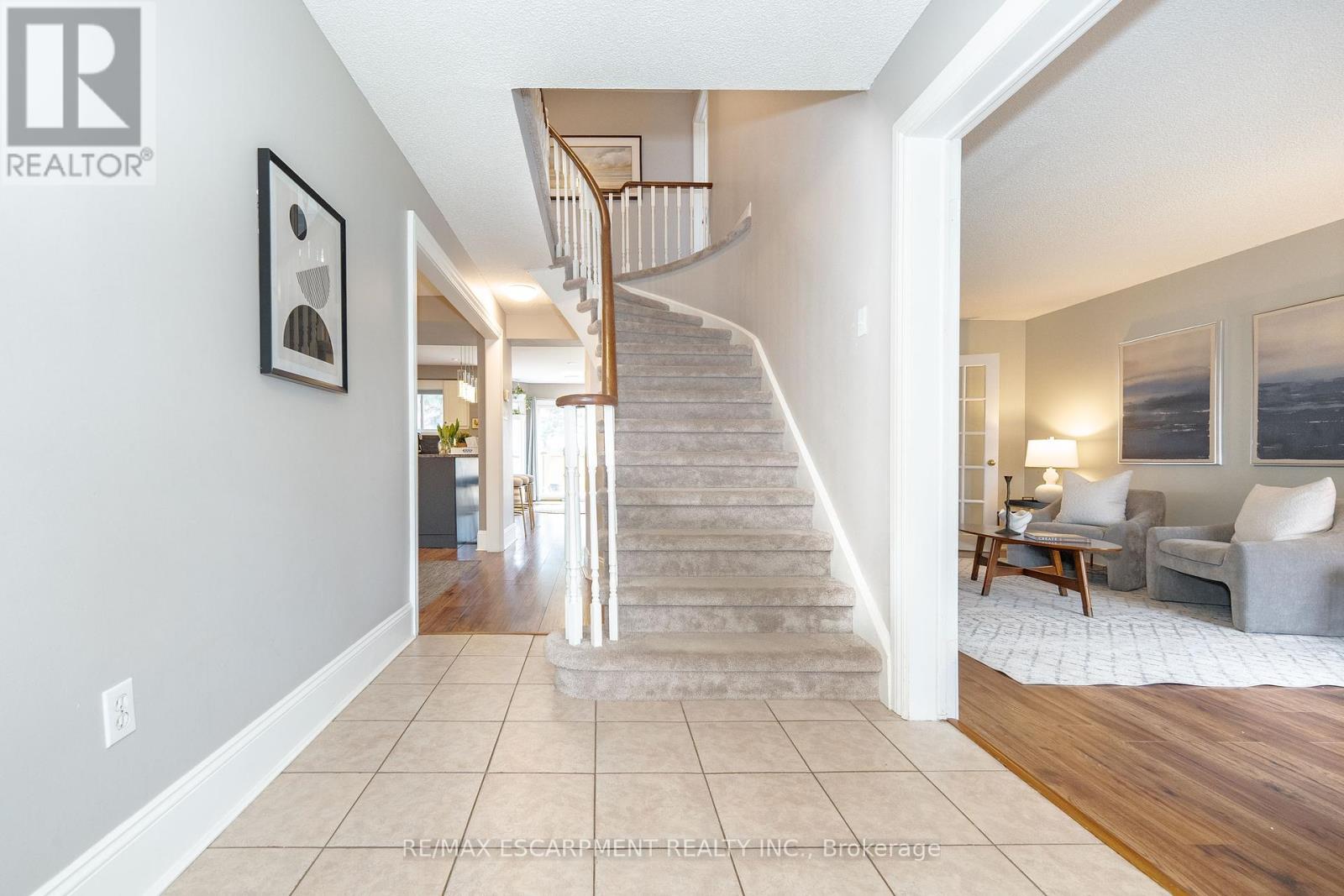 2485 Newport Street, Burlington, Ontario  L7M 3X7 - Photo 5 - W12102617