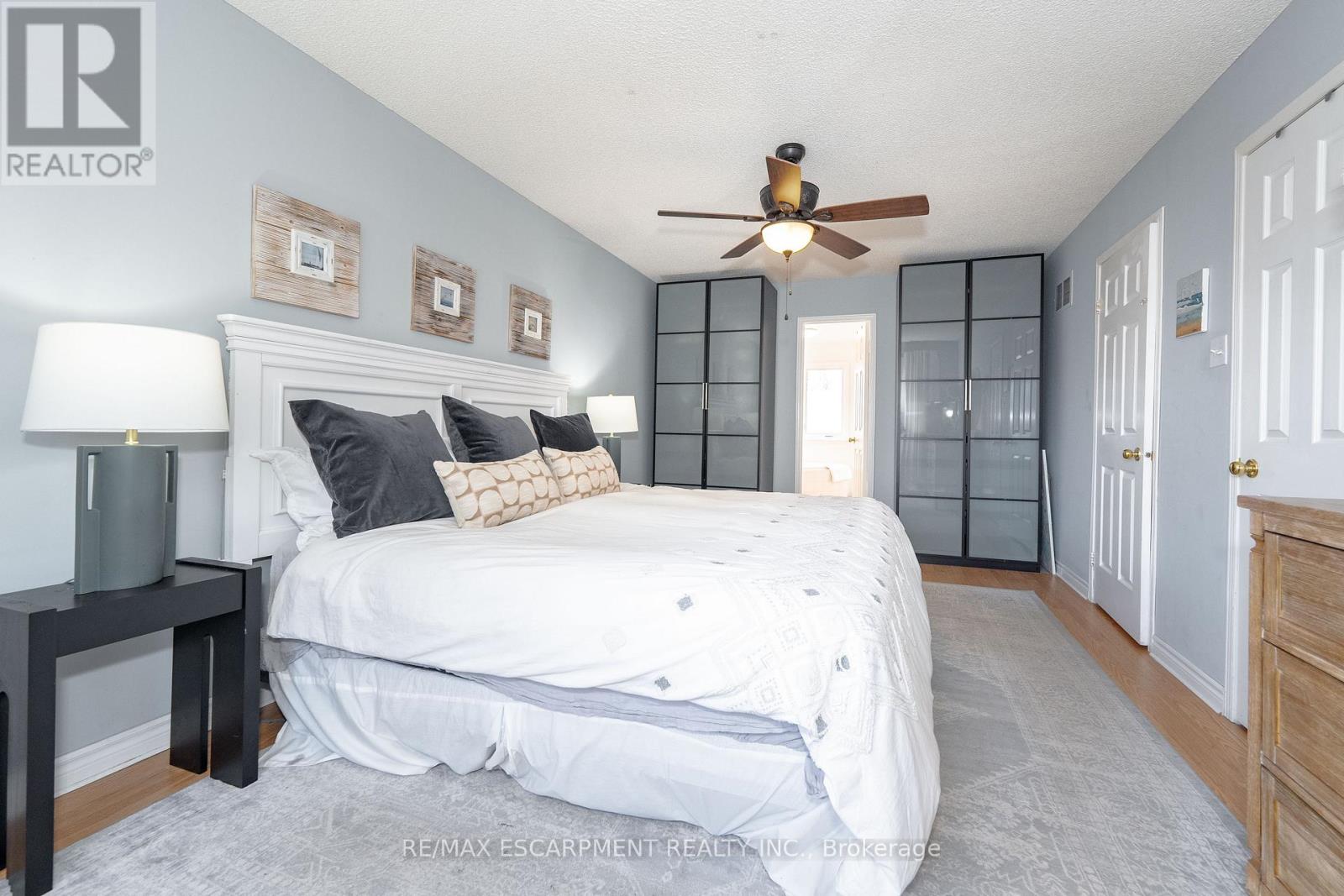 2485 Newport Street, Burlington, Ontario  L7M 3X7 - Photo 32 - W12102617