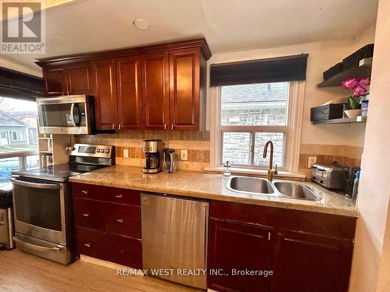 36 Fourteenth Street, Toronto, Ontario  M8V 3H9 - Photo 11 - W12171994