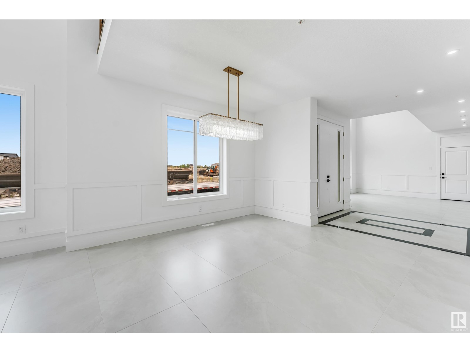 Property at 6304 20 ST NE image 3