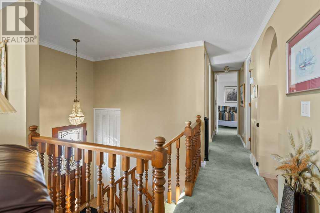 2308 Palisade Drive Sw, Calgary, Alberta  T2V 3V1 - Photo 10 - A2190474