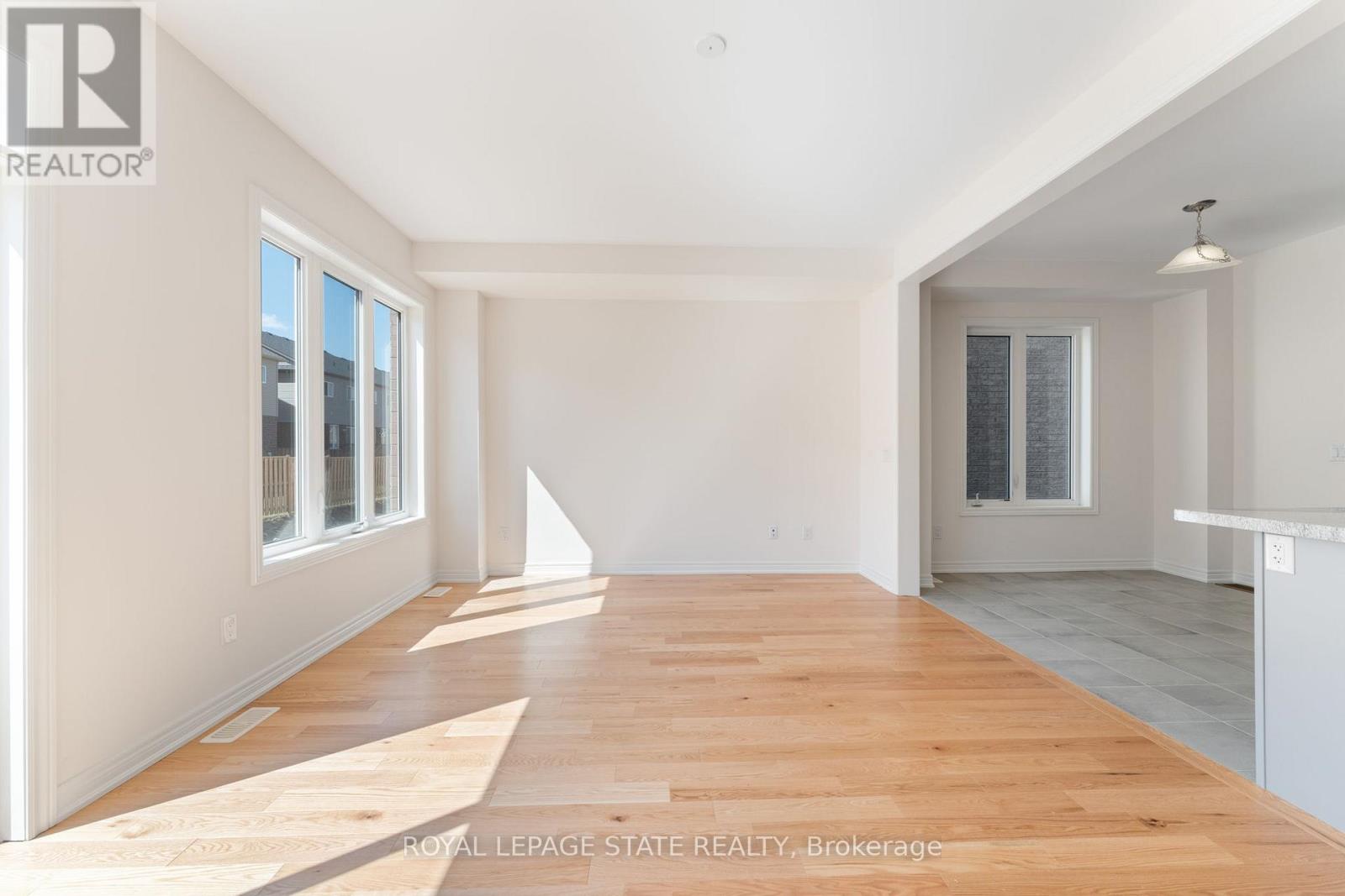 353 Raymond Road, Hamilton, Ontario  L9K 0J8 - Photo 15 - X12057633