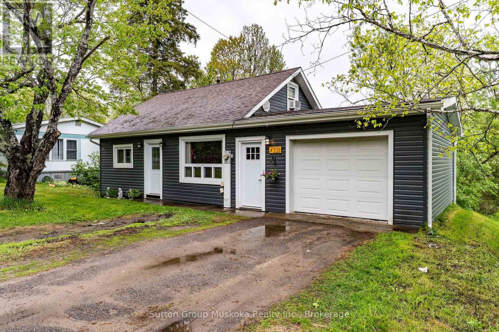 221 YONGE STREET S, Burk's Falls, Ontario