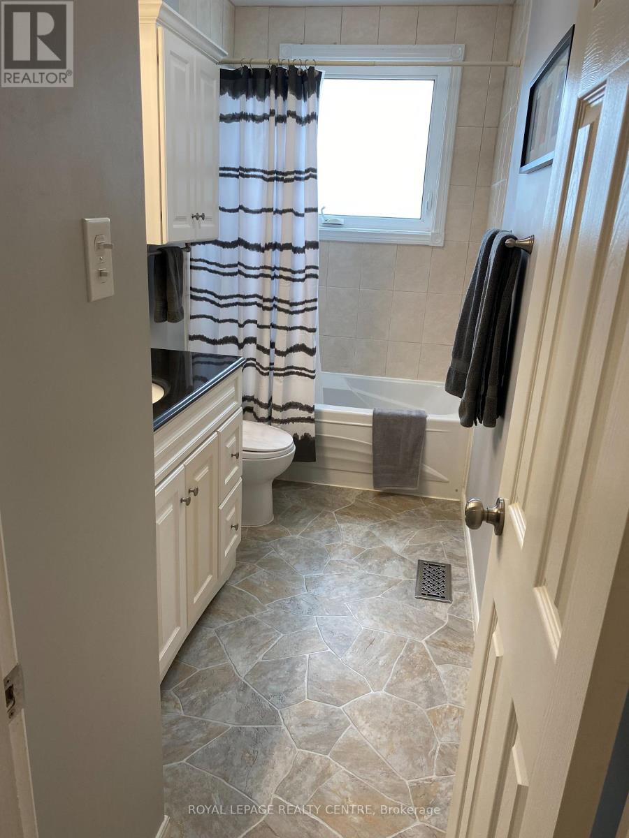 35 Aintree Crescent, Brampton (Avondale), Ontario  L6T 2T2 - Photo 16 - W12172039