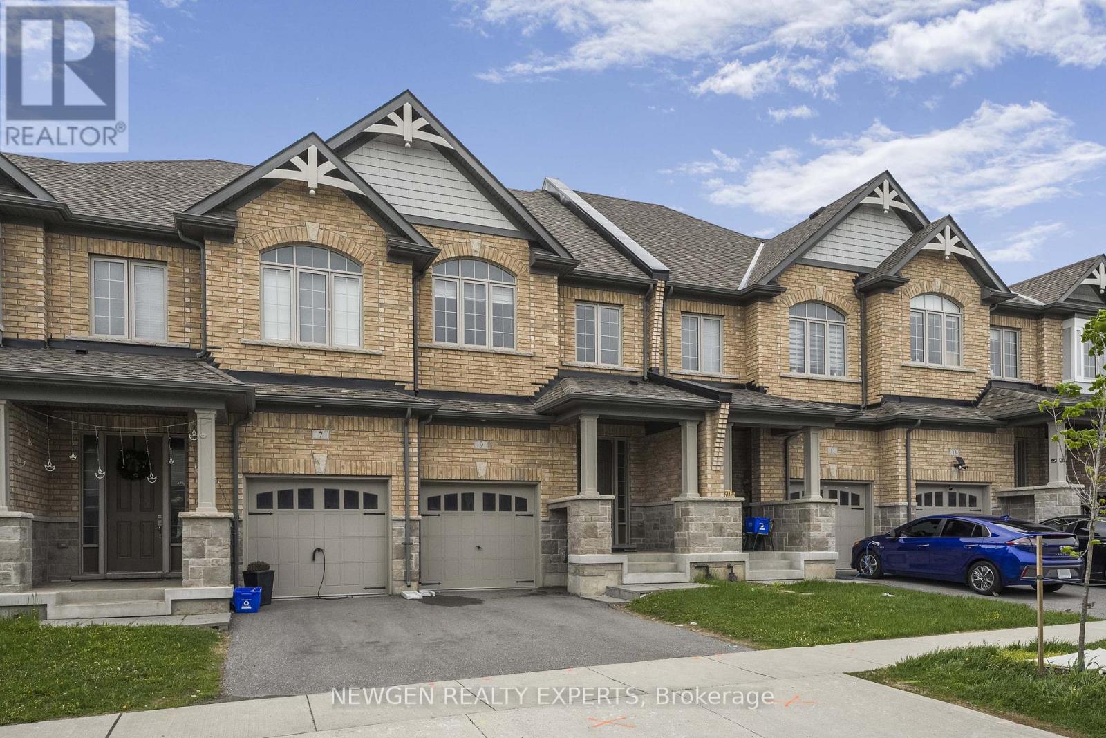 9 Stonehill Avenue, Kitchener, Ontario  N2R 0N9 - Photo 3 - X12172025