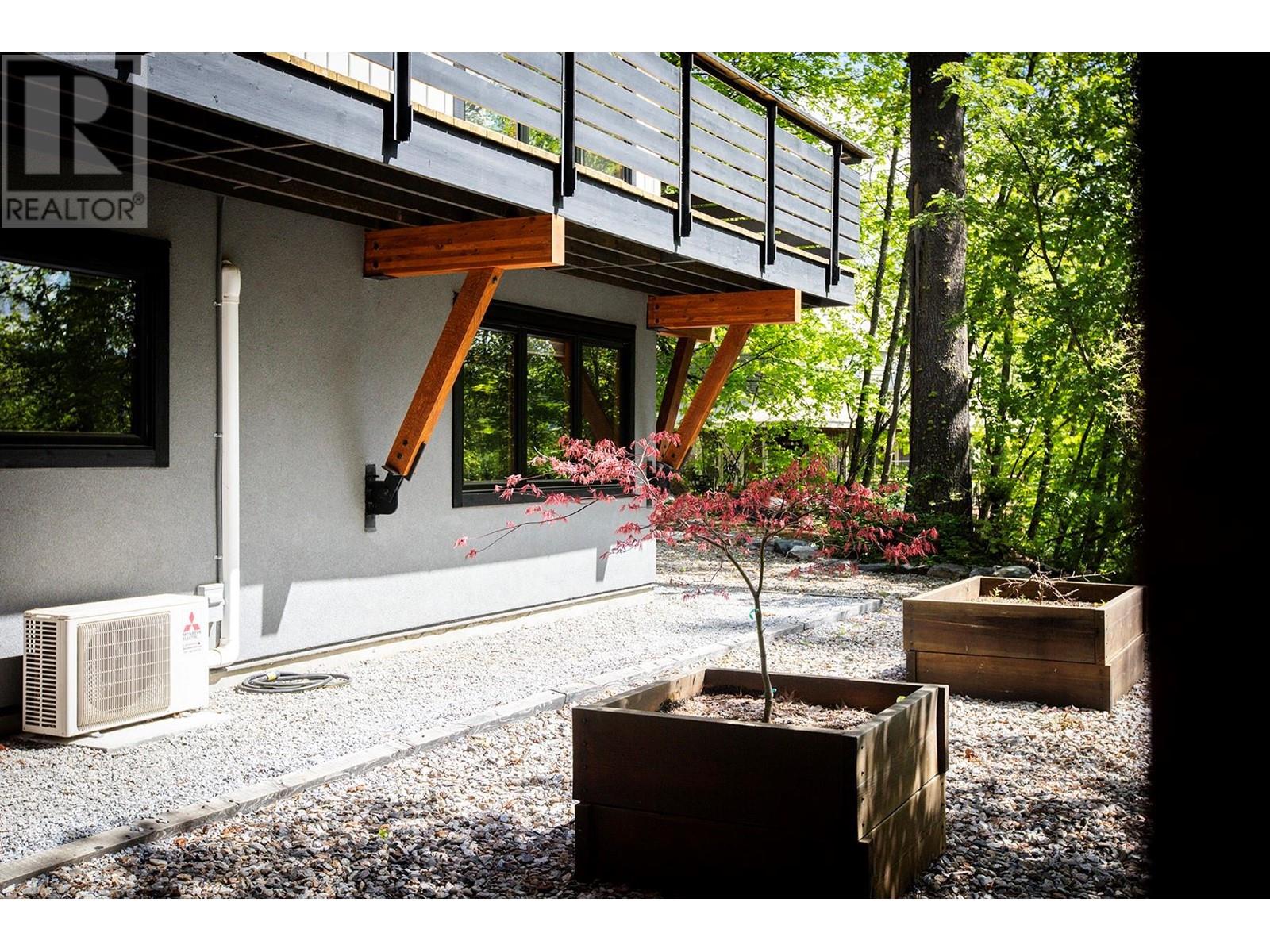 1670 Park Street, Rossland, British Columbia  V0G 1Y0 - Photo 14 - 10349132