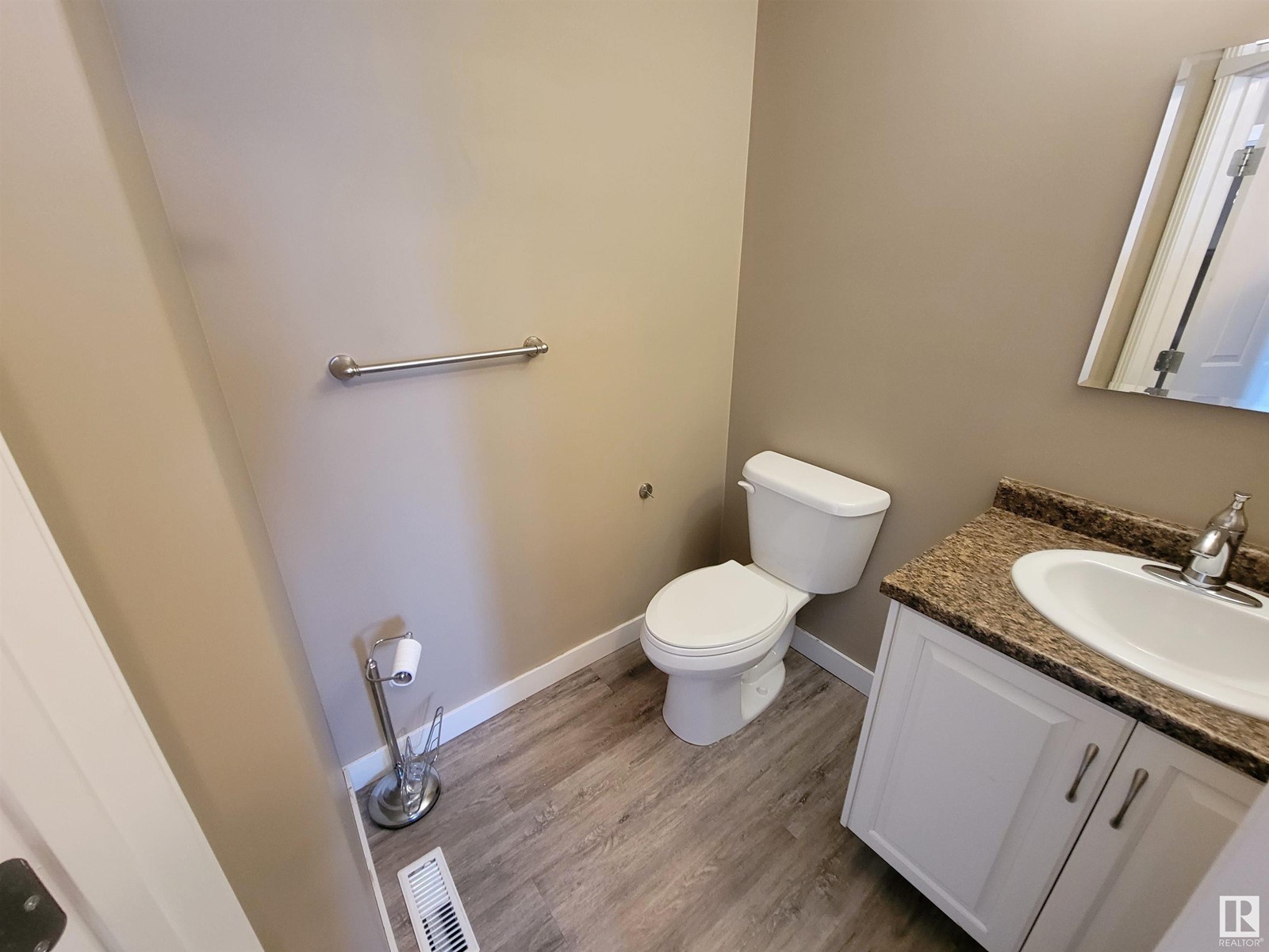 703d Rocky Wy, Cold Lake, Alberta  T9M 0H3 - Photo 3 - E4421858