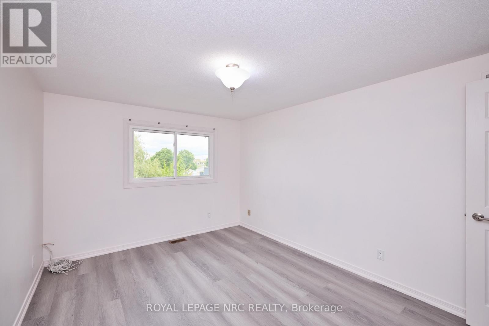 19 Rannie Court, Thorold, Ontario  L2V 4X1 - Photo 21 - X12172042