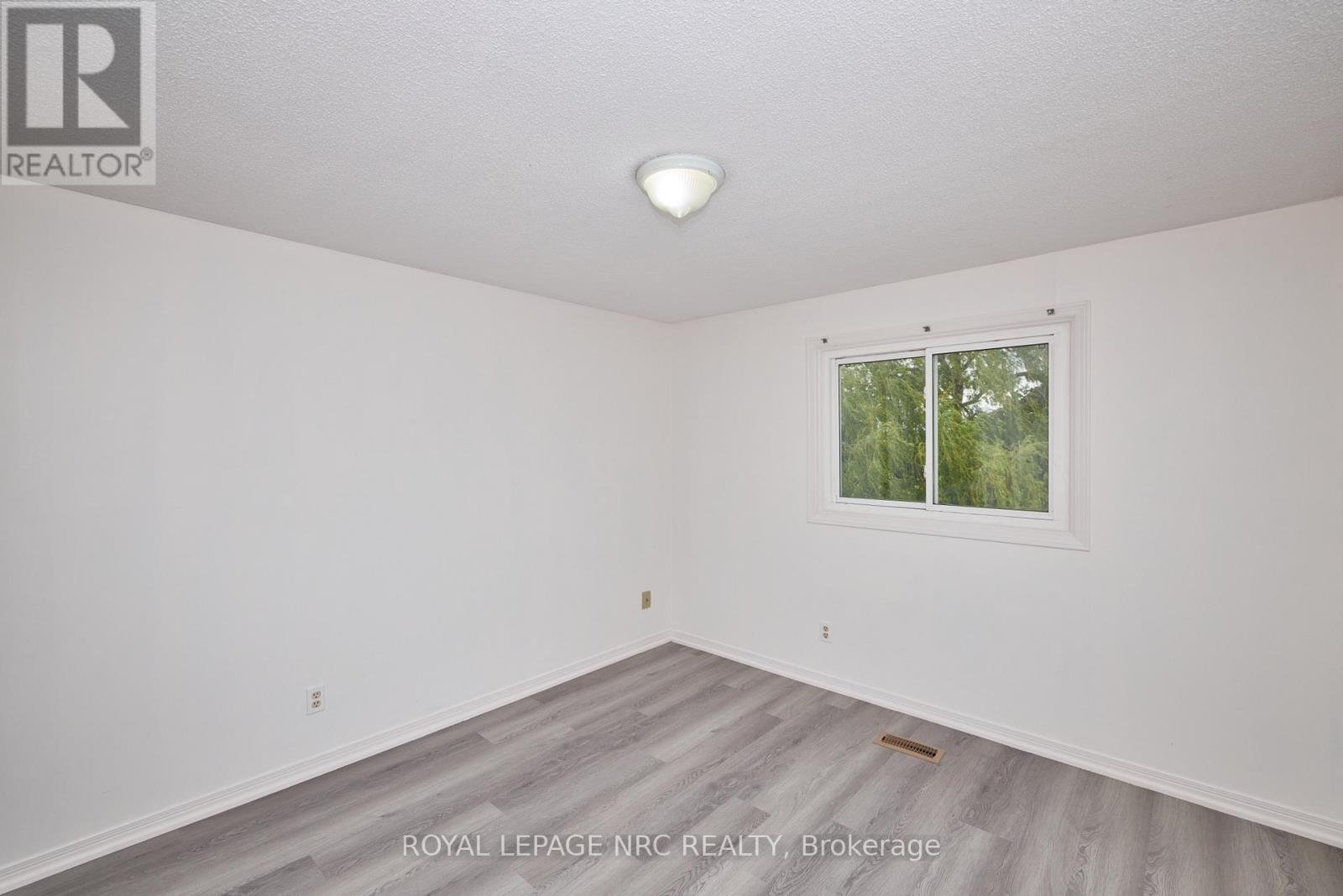 19 Rannie Court, Thorold (Confederation Heights), Ontario  L2V 4X1 - Photo 28 - X12172042