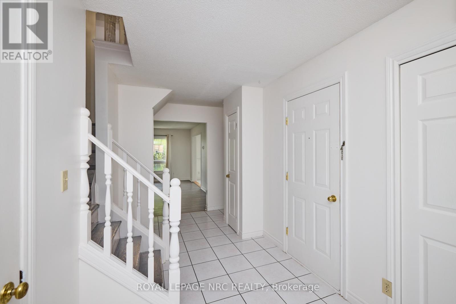 19 Rannie Court, Thorold, Ontario  L2V 4X1 - Photo 7 - X12172042