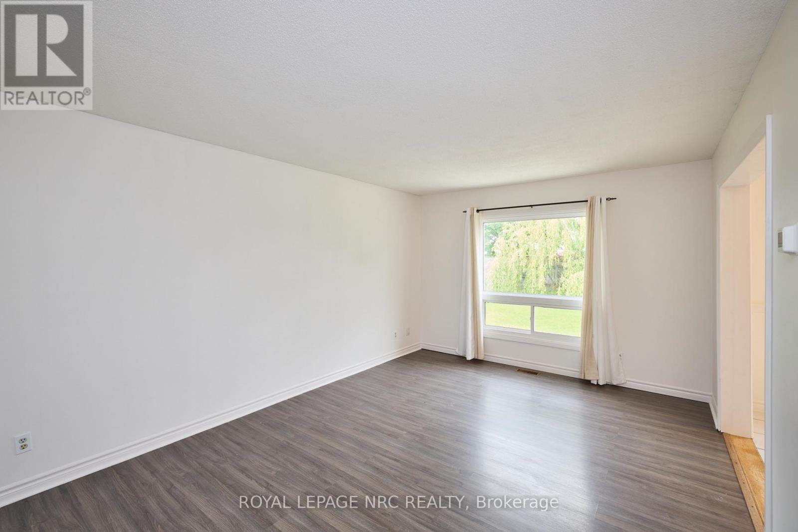 19 Rannie Court, Thorold, Ontario  L2V 4X1 - Photo 9 - X12172042