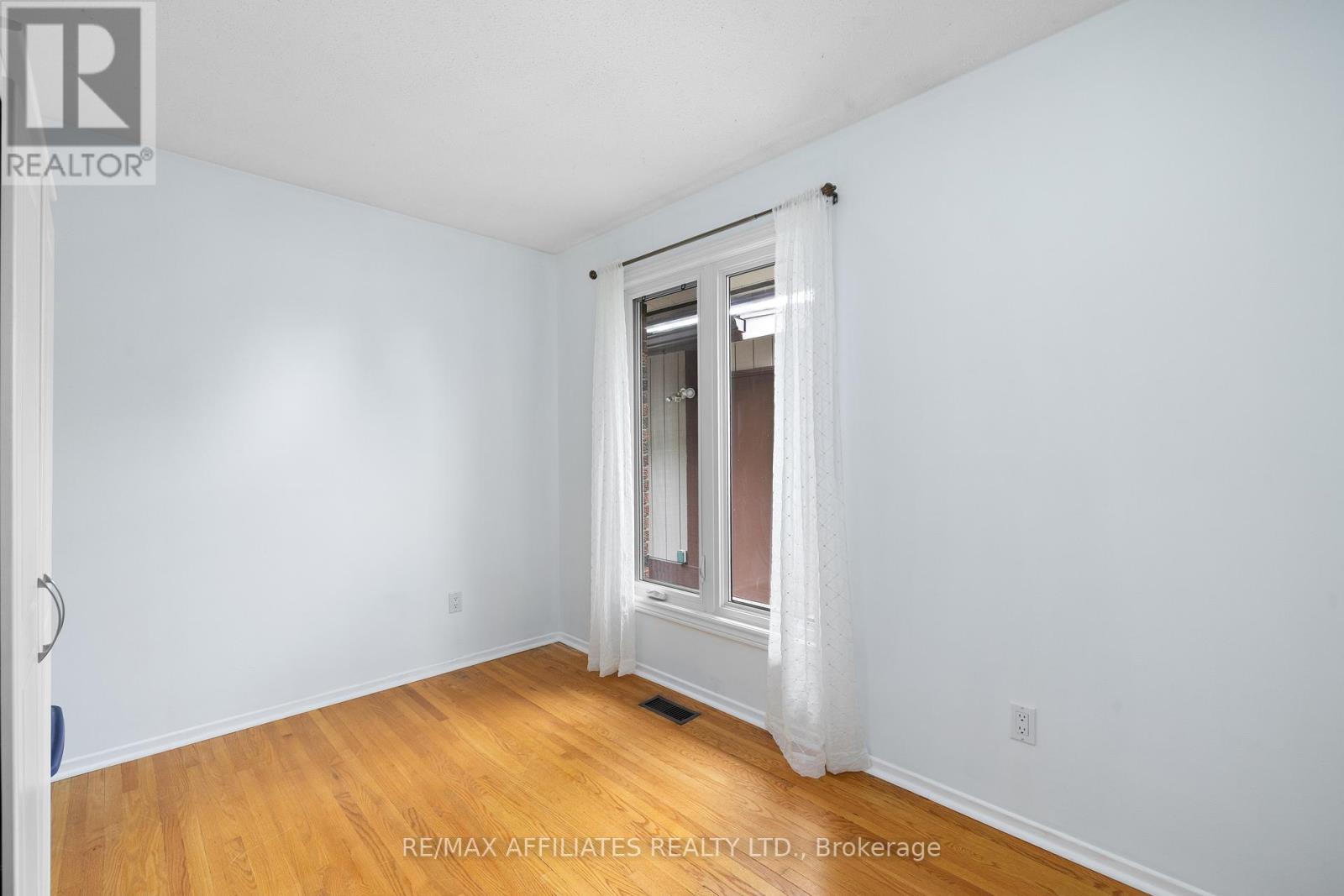 13 Amundsen Crescent, Ottawa, Ontario  K2L 1A6 - Photo 29 - X12170950