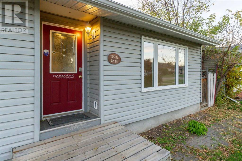 Property at 10921 92 Street image 4