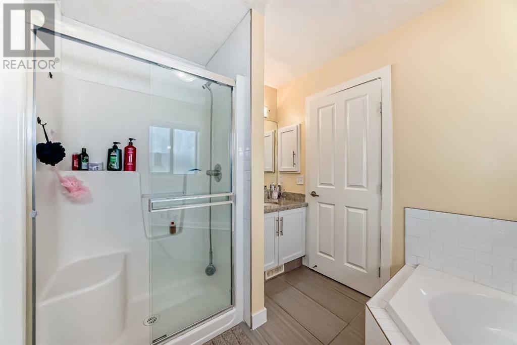 183 Baywater Rise Sw, Airdrie, Alberta  T4B 0B2 - Photo 22 - A2215225