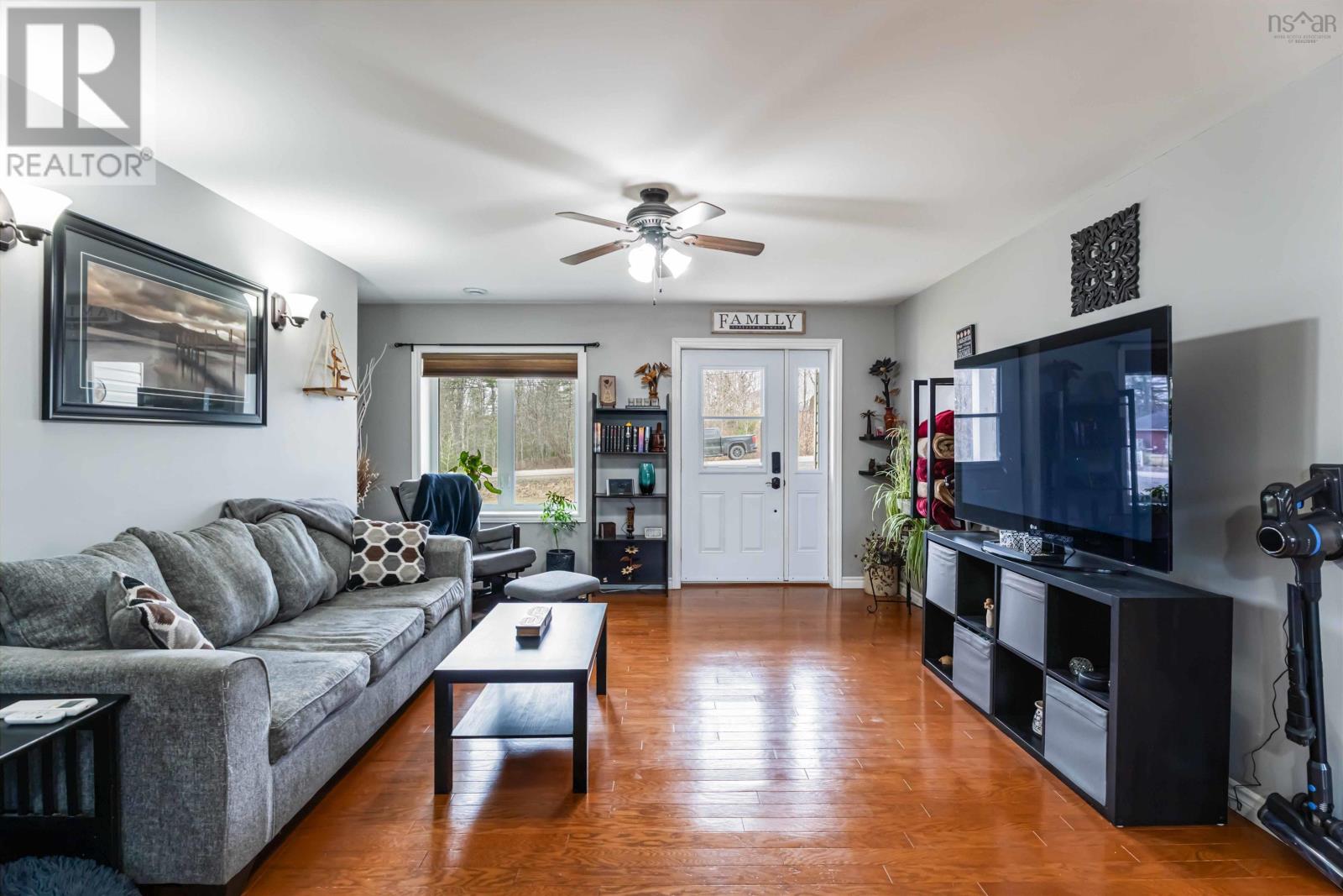 Property at 9 Cogwheel Crescent image 3