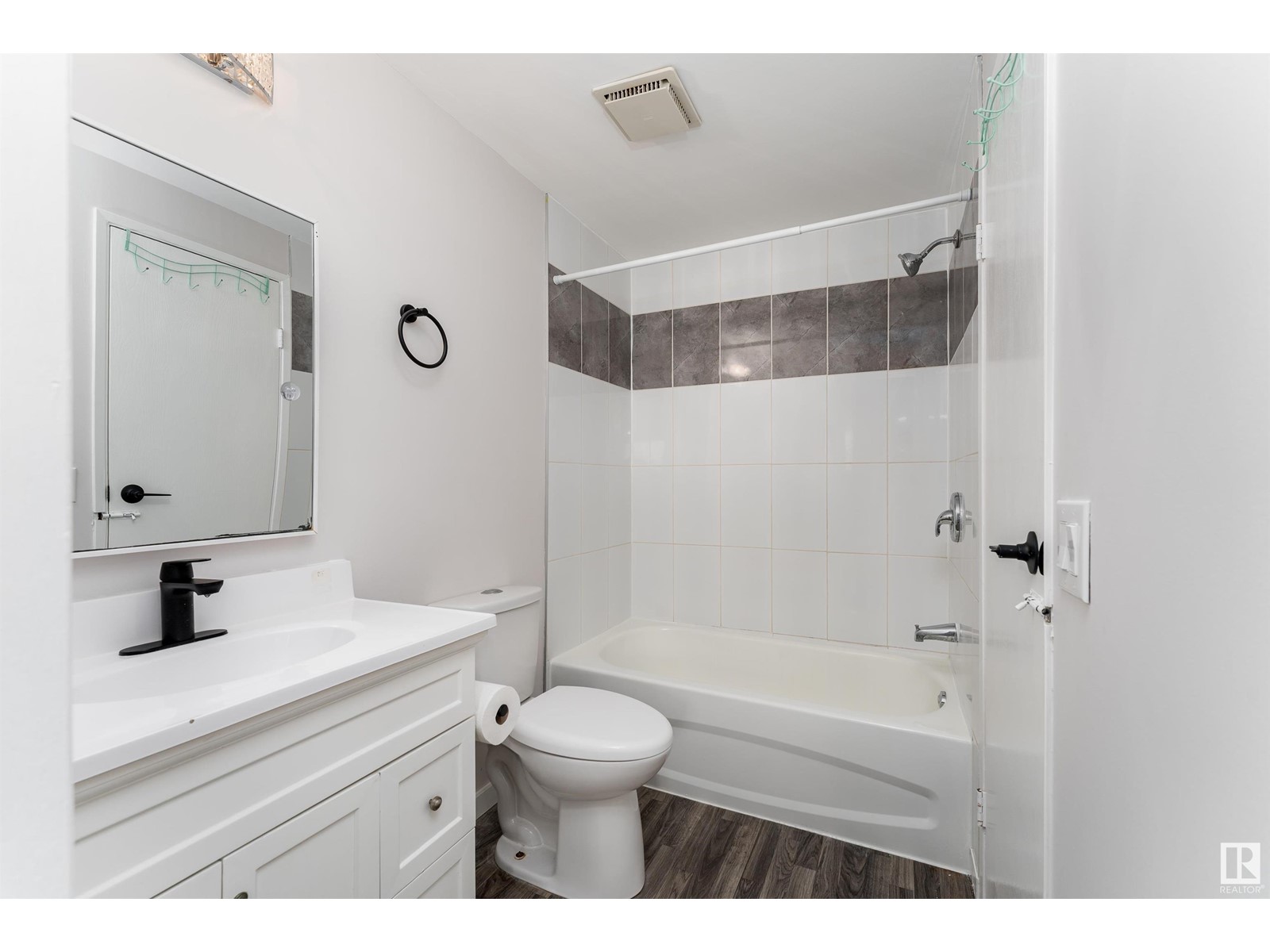 1244 Lakewood Rd W Nw Nw, Edmonton, Alberta  T6K 3P2 - Photo 23 - E4438462
