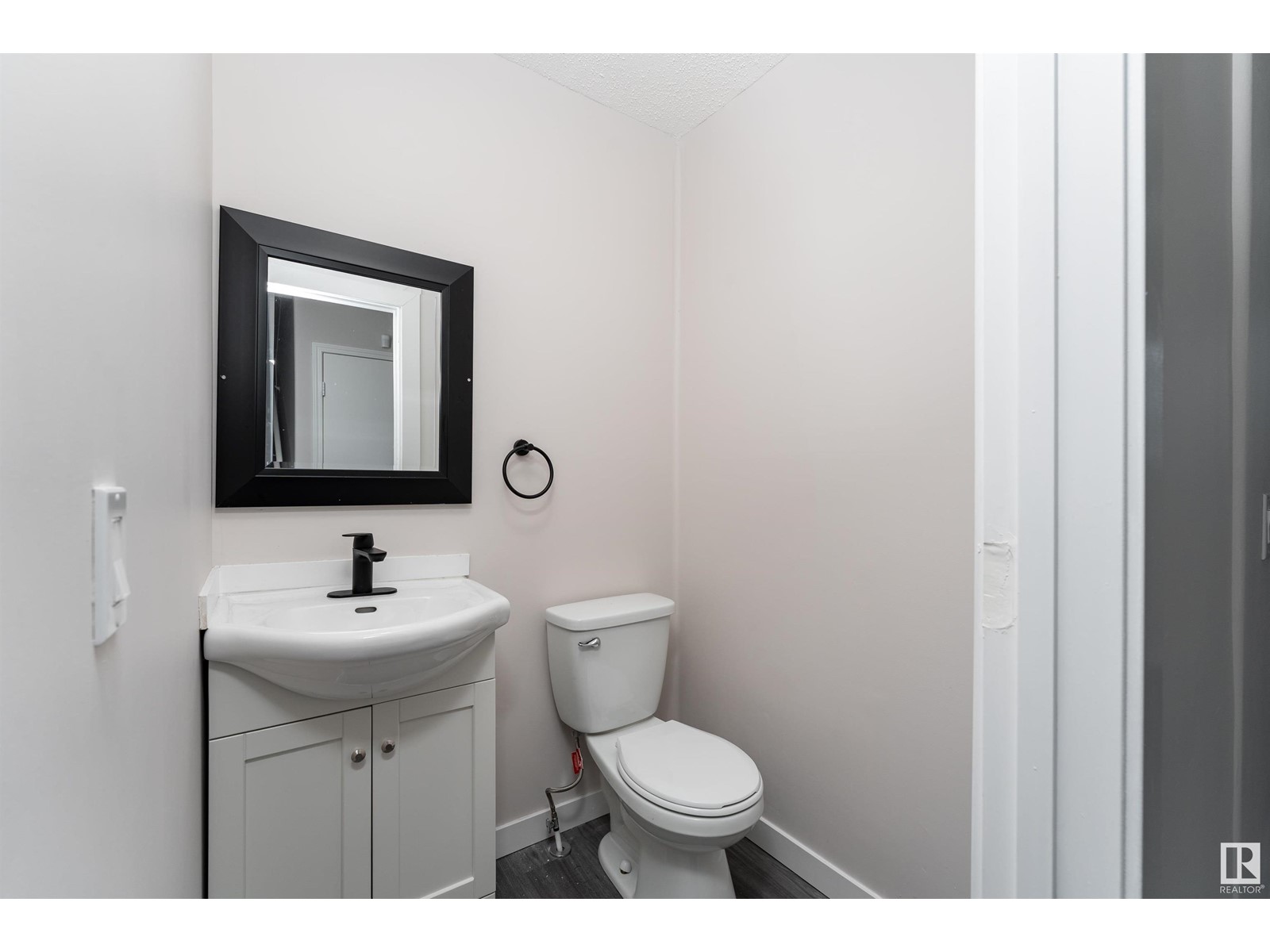 1244 Lakewood Rd W Nw Nw, Edmonton, Alberta  T6K 3P2 - Photo 17 - E4438462