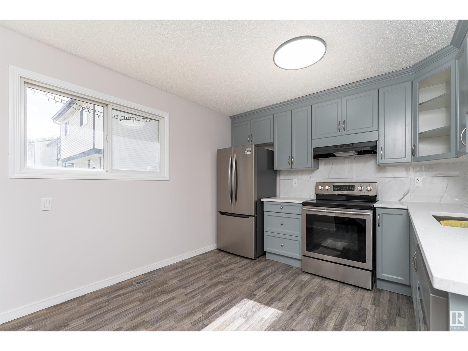 1244 Lakewood Rd W Nw Nw, Edmonton, Alberta  T6K 3P2 - Photo 12 - E4438462