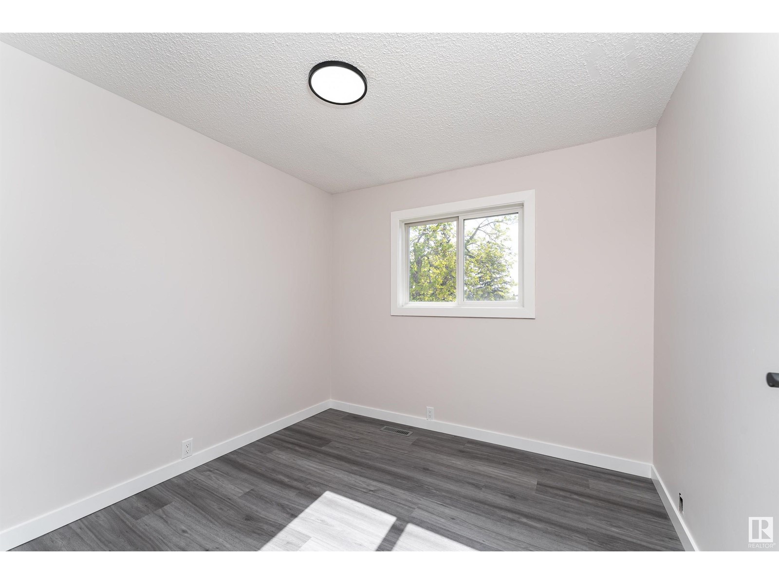 1244 Lakewood Rd W Nw Nw, Edmonton, Alberta  T6K 3P2 - Photo 24 - E4438462