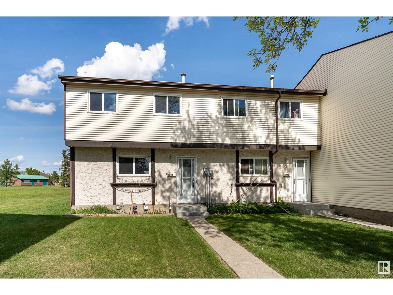 1244 Lakewood Rd W Nw Nw, Edmonton, Alberta  T6K 3P2 - Photo 2 - E4438462