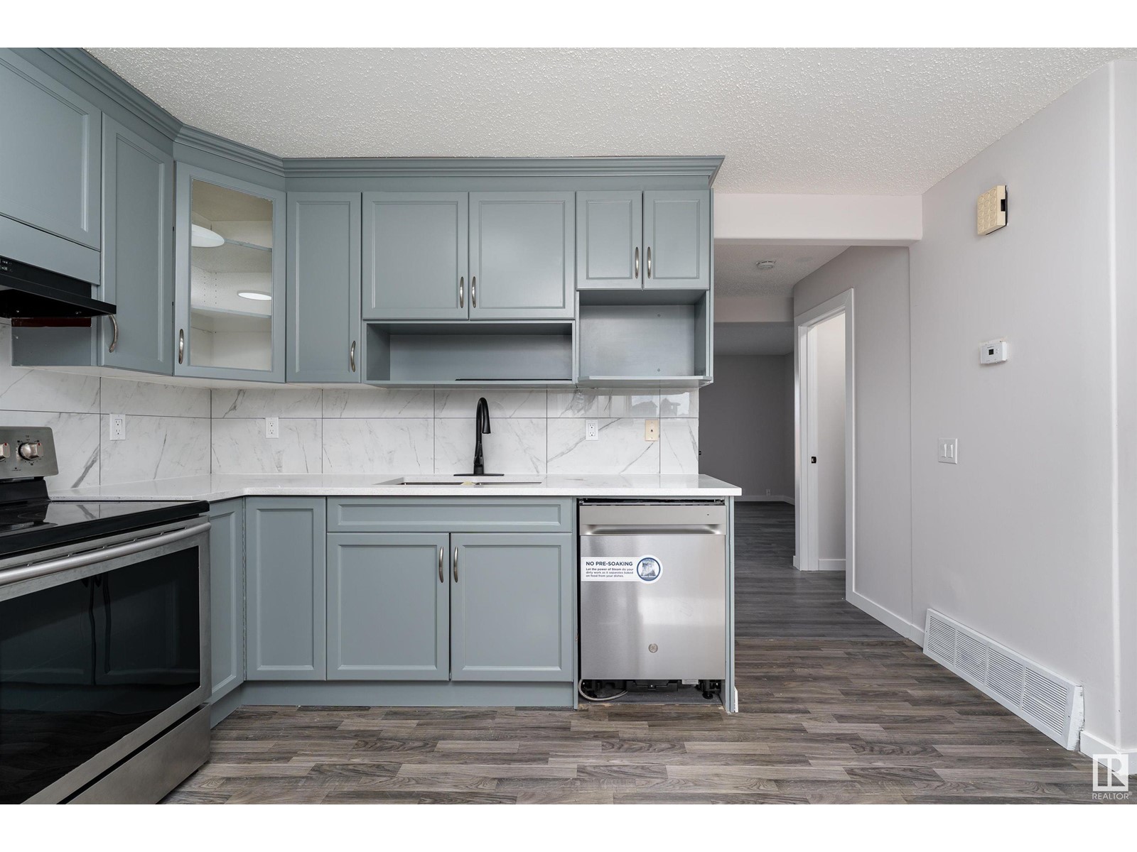 1244 Lakewood Rd W Nw Nw, Edmonton, Alberta  T6K 3P2 - Photo 15 - E4438462