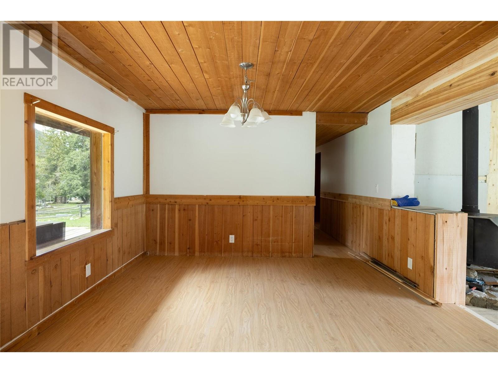 1538 Creighton Valley Road, Lumby, British Columbia  V0E 2G1 - Photo 8 - 10333966