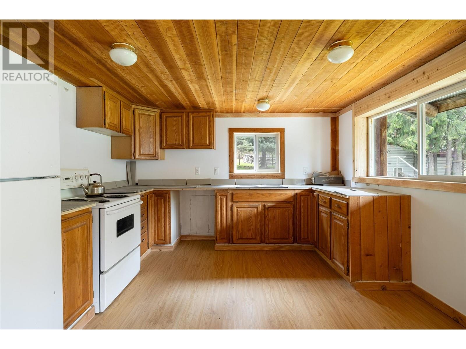 1538 Creighton Valley Road, Lumby, British Columbia  V0E 2G1 - Photo 12 - 10333966