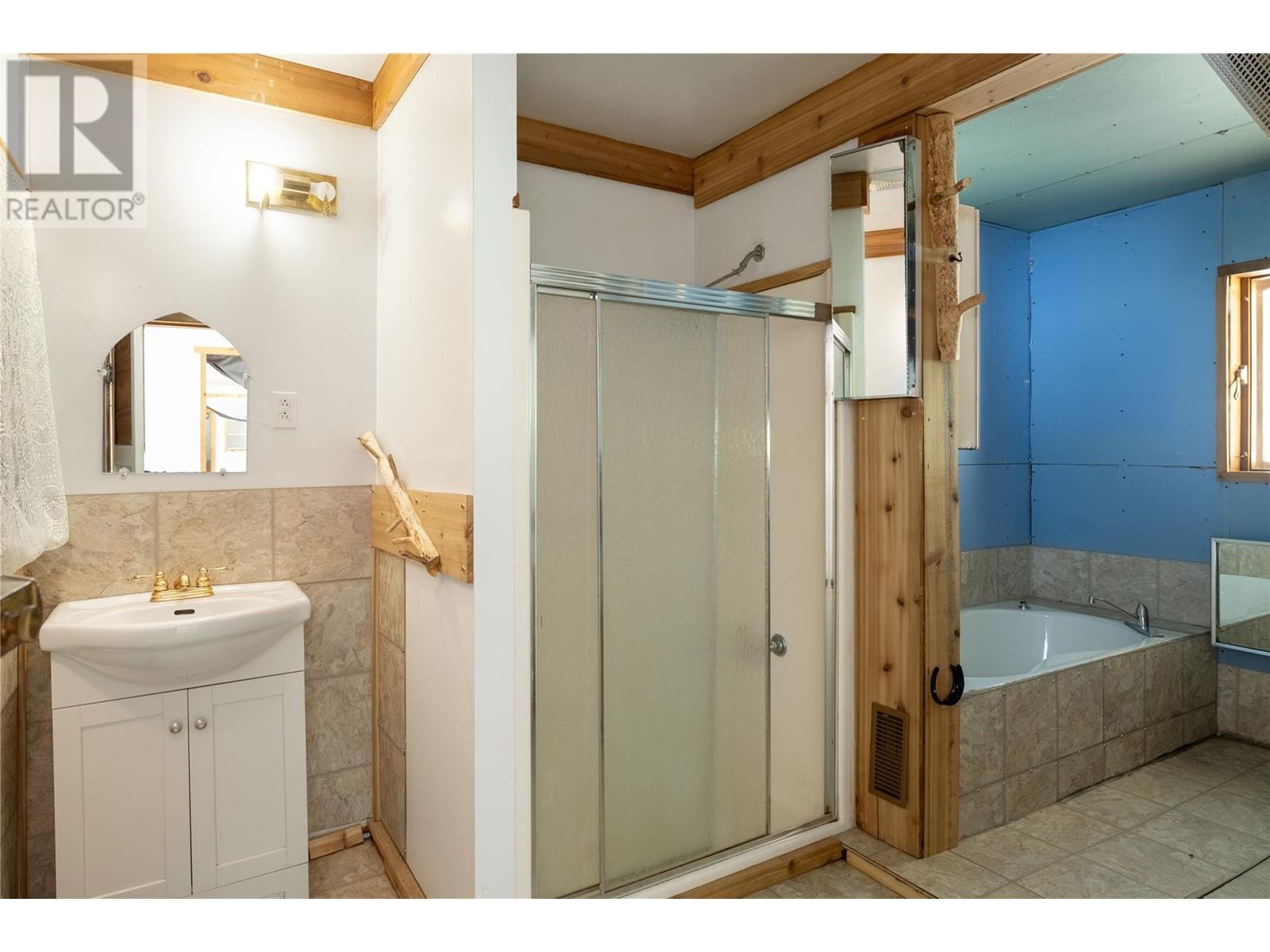 1538 Creighton Valley Road, Lumby, British Columbia  V0E 2G1 - Photo 28 - 10333967