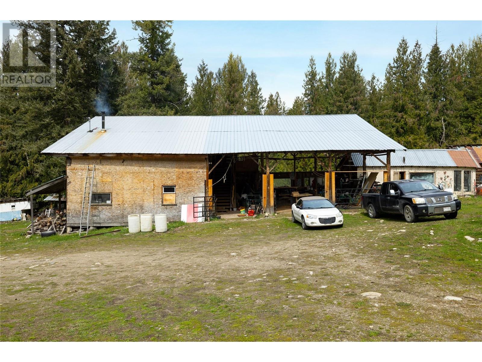 1538 Creighton Valley Road, Lumby, British Columbia  V0E 2G1 - Photo 17 - 10333967