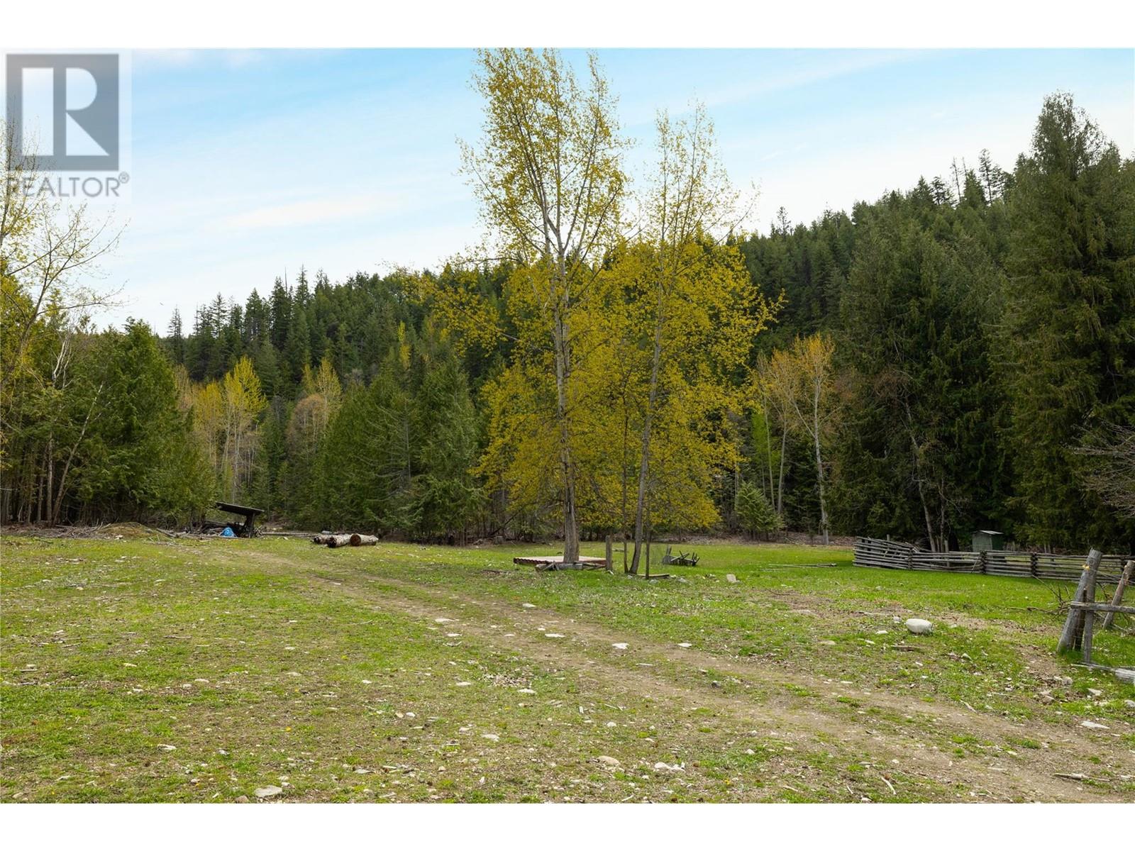 1538 Creighton Valley Road, Lumby, BC V0E2G1