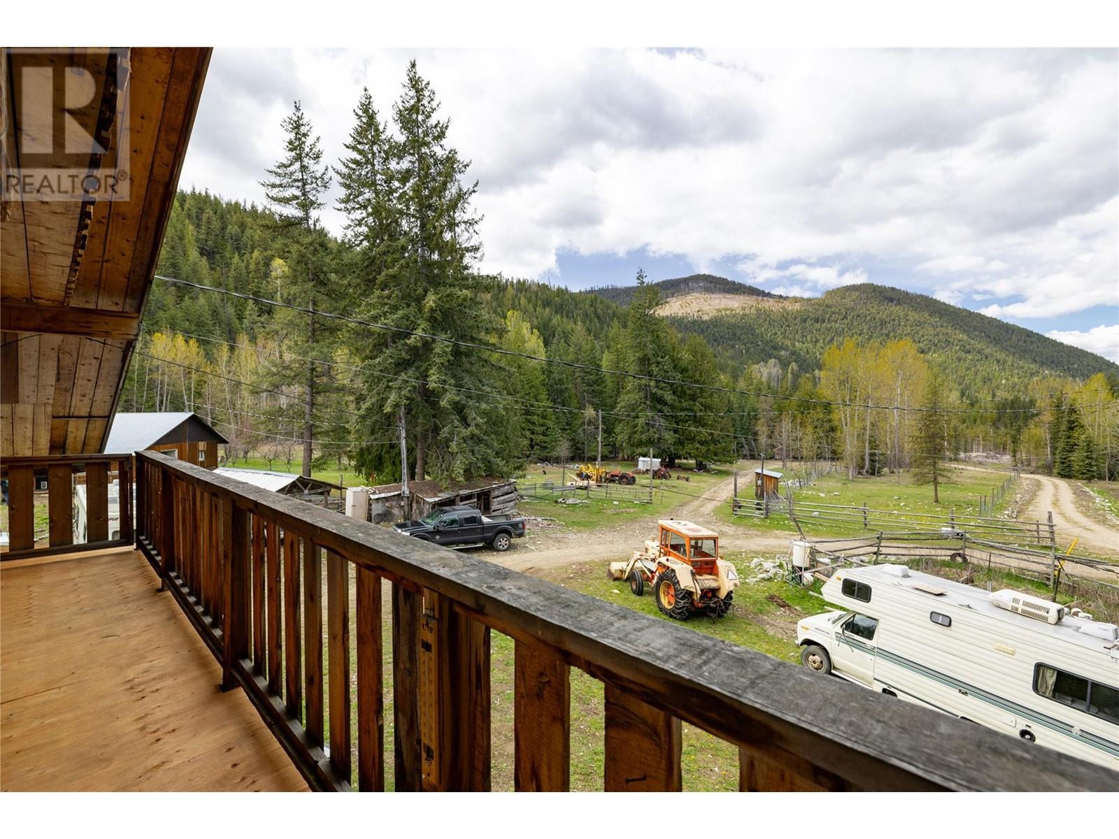 1538 Creighton Valley Road, Lumby, BC V0E2G1