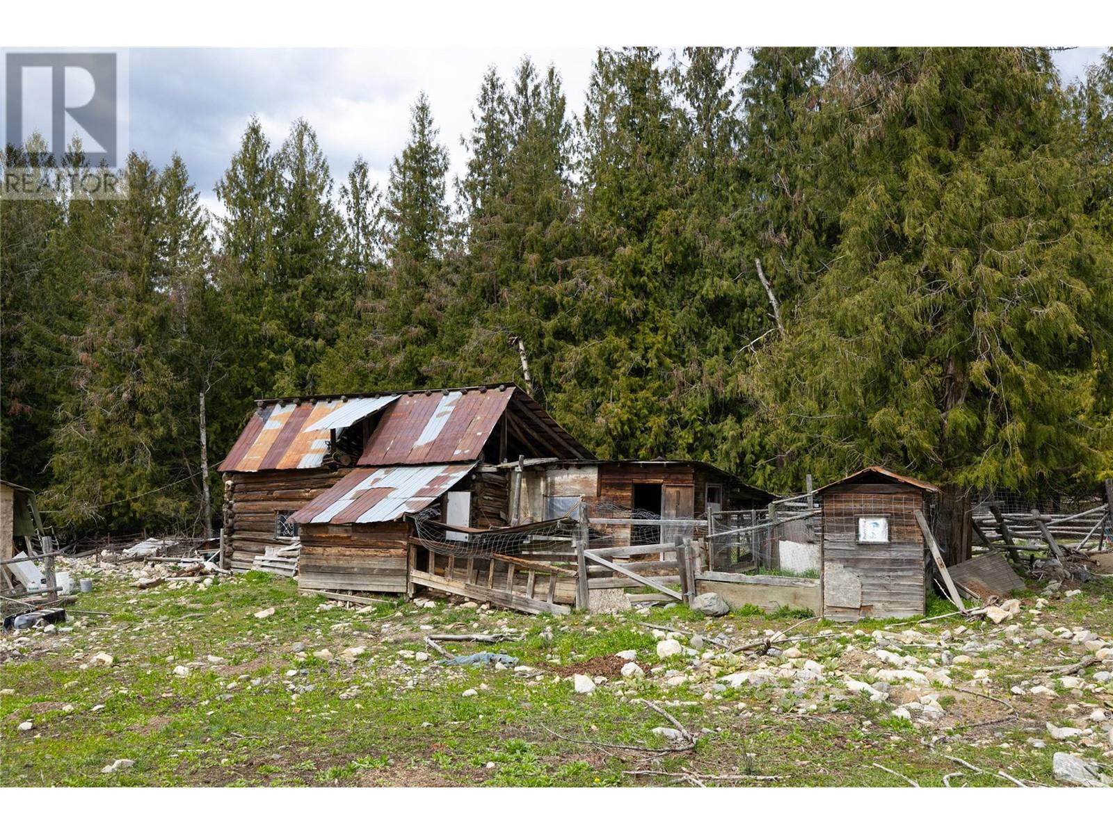 1538 Creighton Valley Road, Lumby, BC V0E2G1