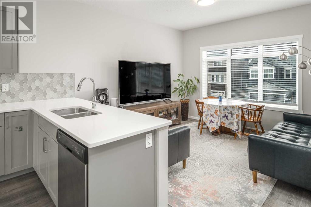 232 Lucas Manor Nw, Calgary, Alberta  T3P 1H9 - Photo 4 - A2221865